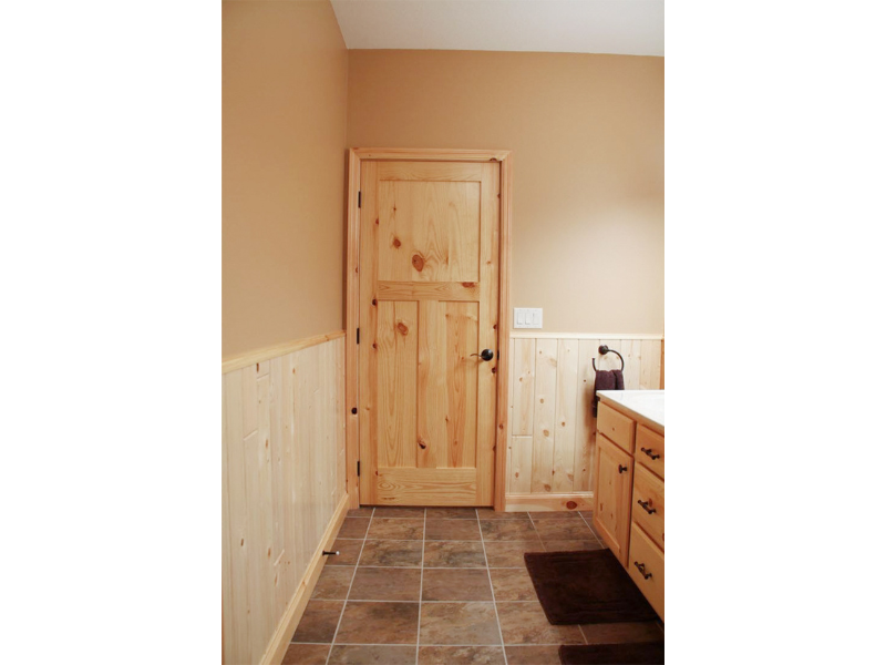 cua-phong-tam-go-tu-nhien