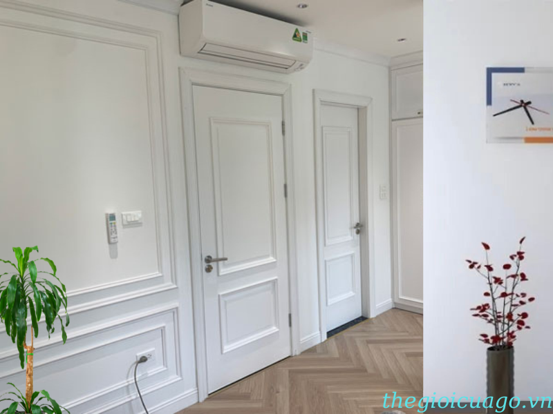 Cửa nhựa composite màu trắng tân cổ điển