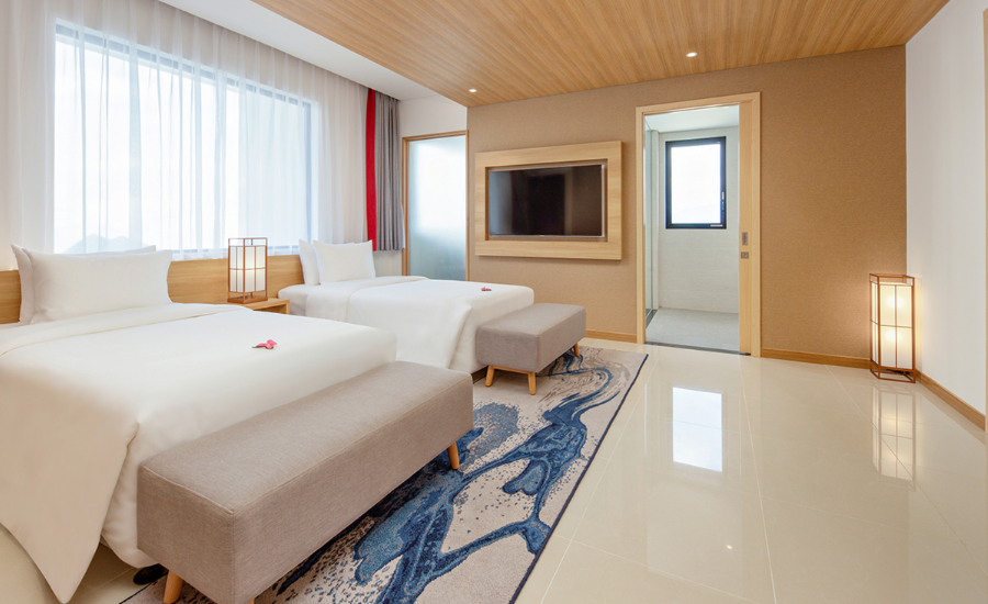 Cửa phòng tắm khách sạn Mikazuki