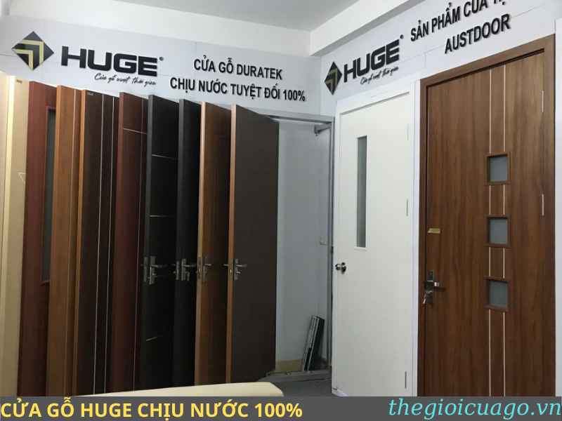 Mẫu cửa gỗ Huge đẹp trưng bầy tại showroom Hà Nội