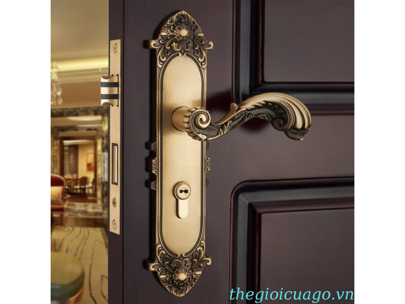 Khóa tay gạt hoa văn