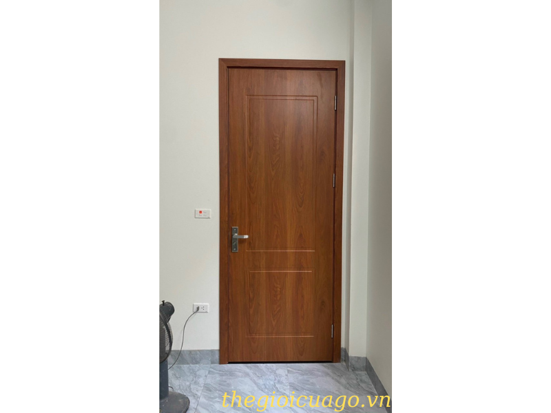 Cửa gỗ tân cổ điển màu gỗ tự nhiên